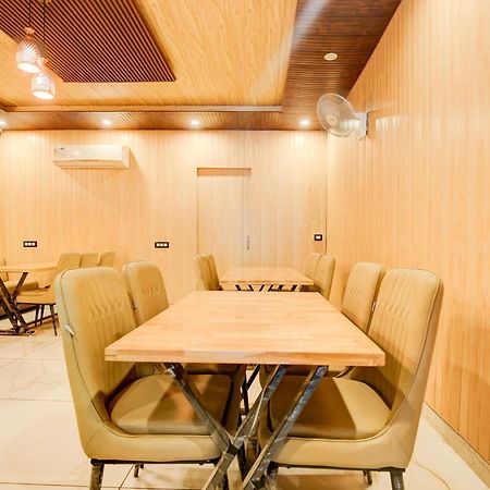 Hotel O Platinum Zirakpur ภายนอก รูปภาพ