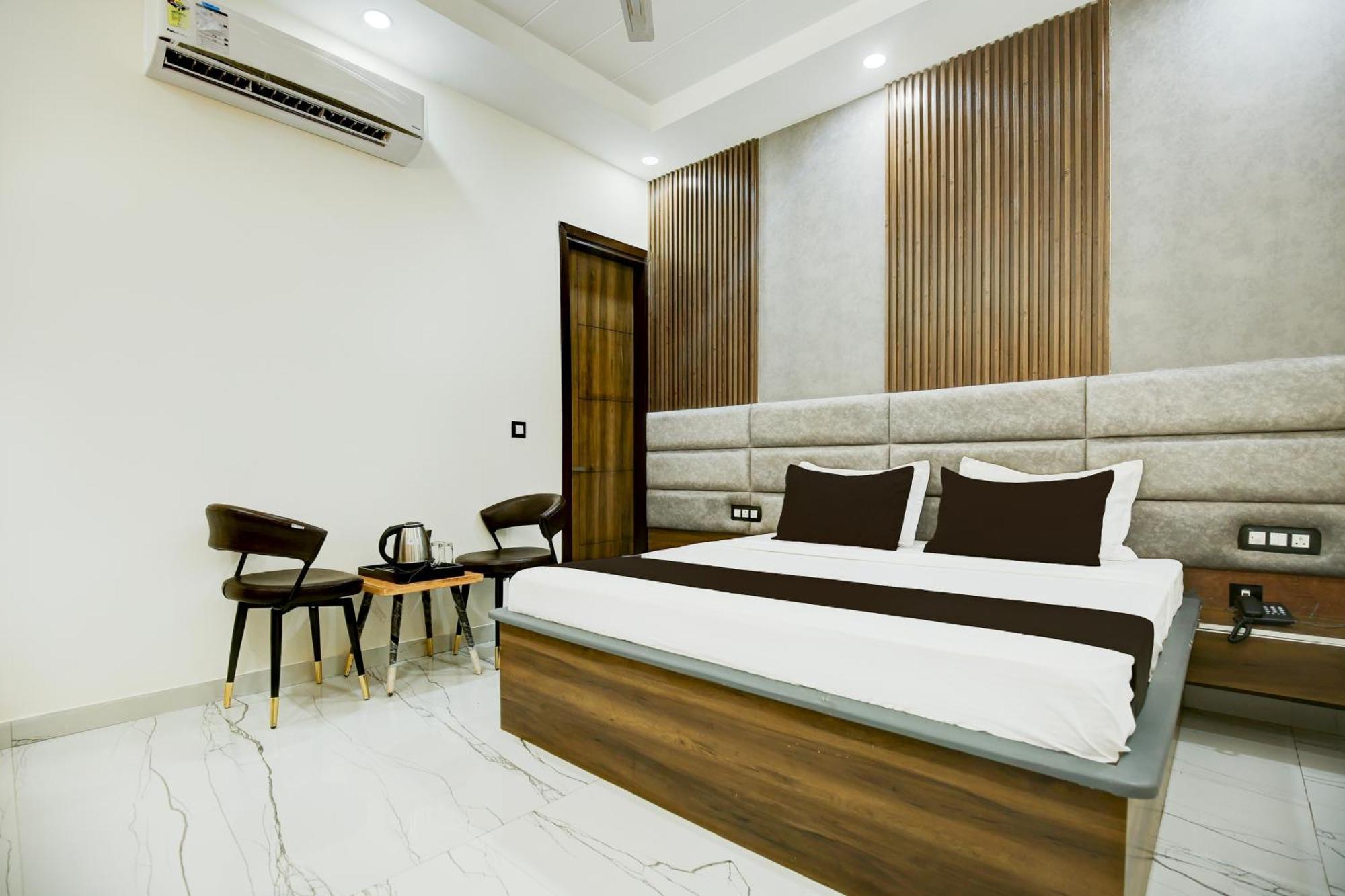 Hotel O Platinum Zirakpur ภายนอก รูปภาพ