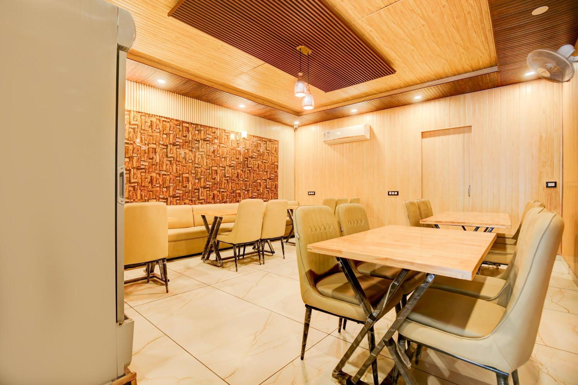 Hotel O Platinum Zirakpur ภายนอก รูปภาพ